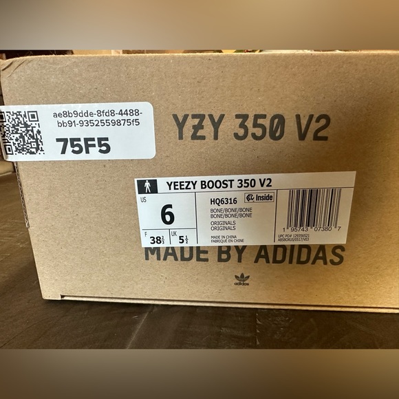 NWT and Box adidas Yeezy Boost 350 V2 'Bone' - US Size: 6 - Picture 8 of 10
